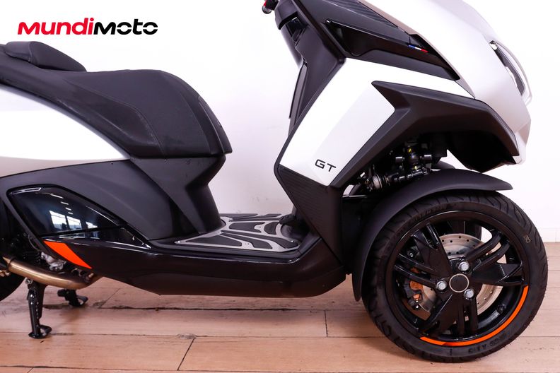 Motorbike image 12
