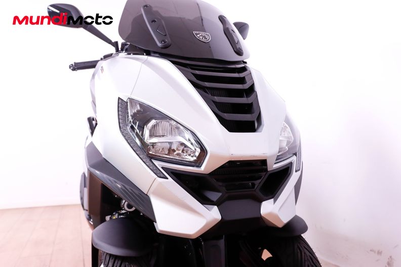 Motorbike image 4