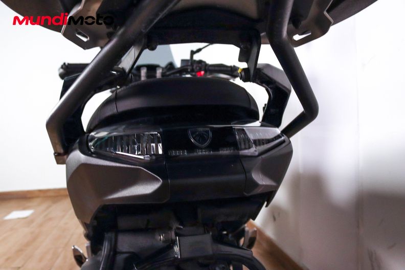 Motorbike image 9