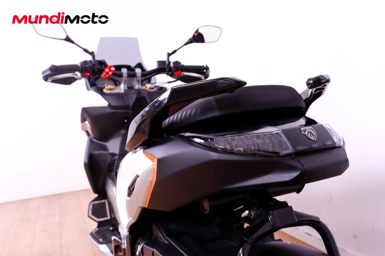 Motorbike image 9