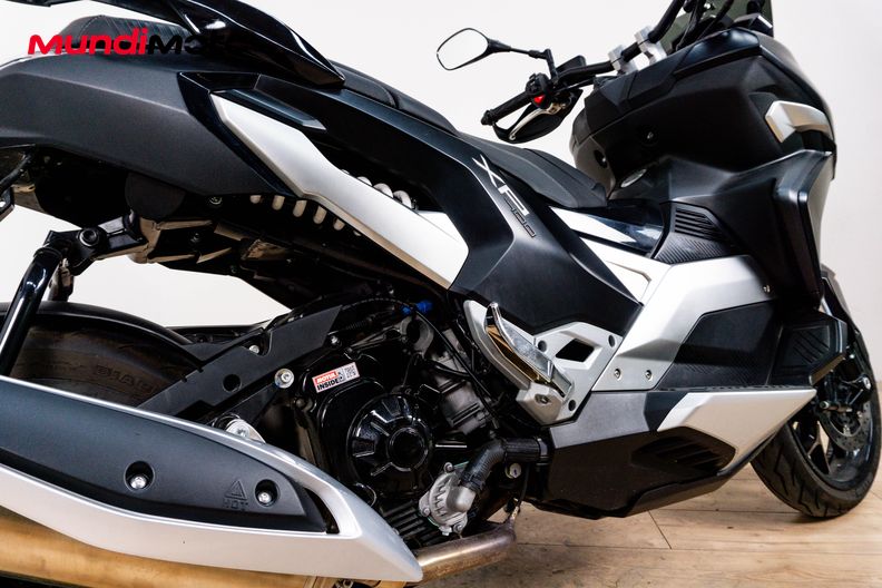 Motorbike image 3
