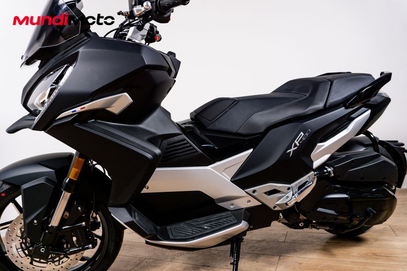 Motorbike image 9