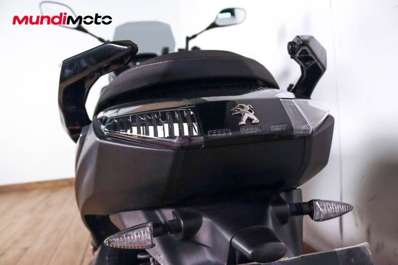 Motorbike image 9