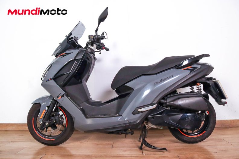 Motorbike image 5