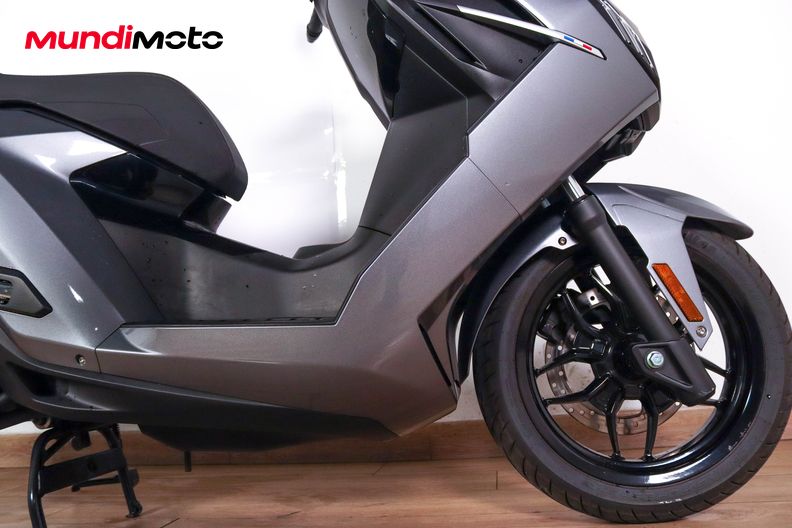 Motorbike image 12