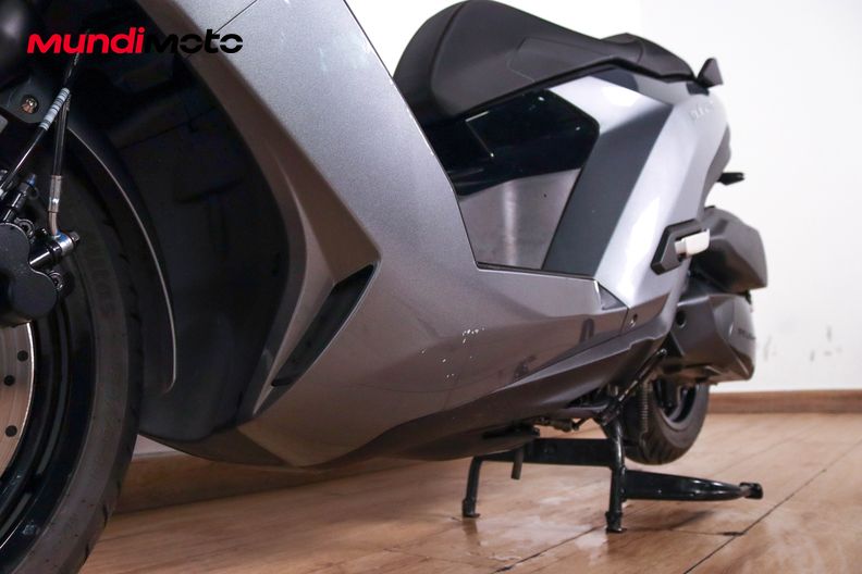 Motorbike image 8