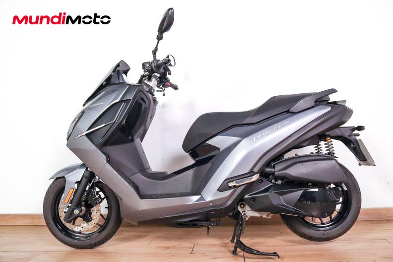Motorbike image 5
