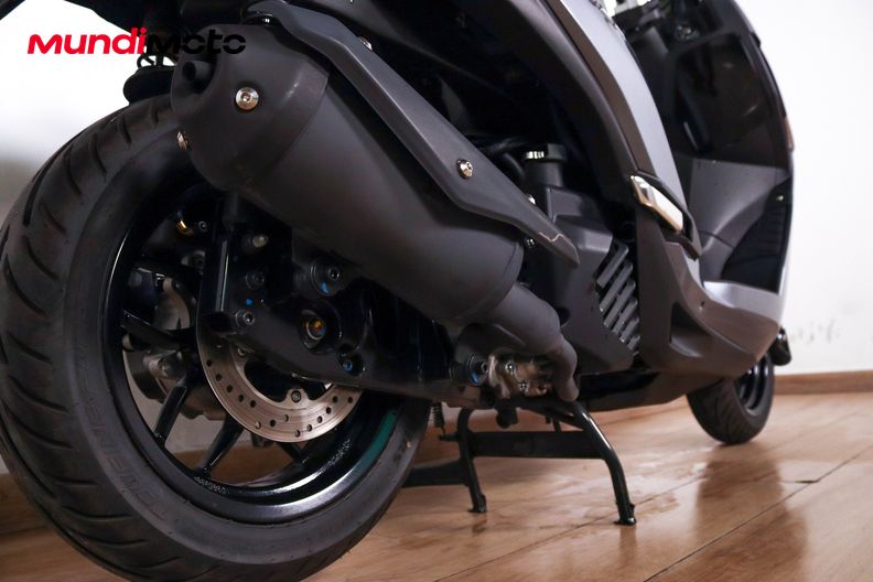 Motorbike image 3