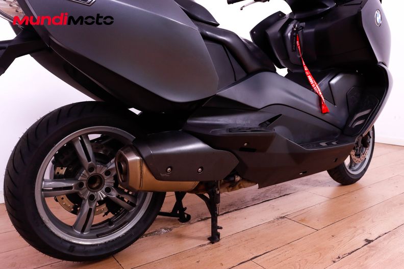 Motorbike image 3