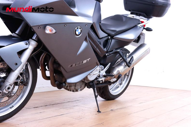 Motorbike image 8