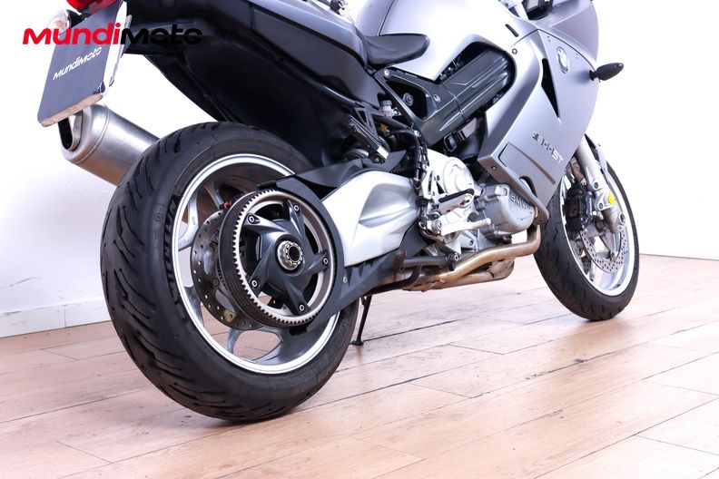 Motorbike image 3