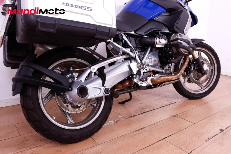 Motorbike image 3