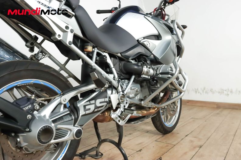 Motorbike image 3
