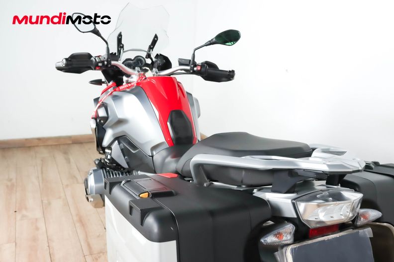Motorbike image 9