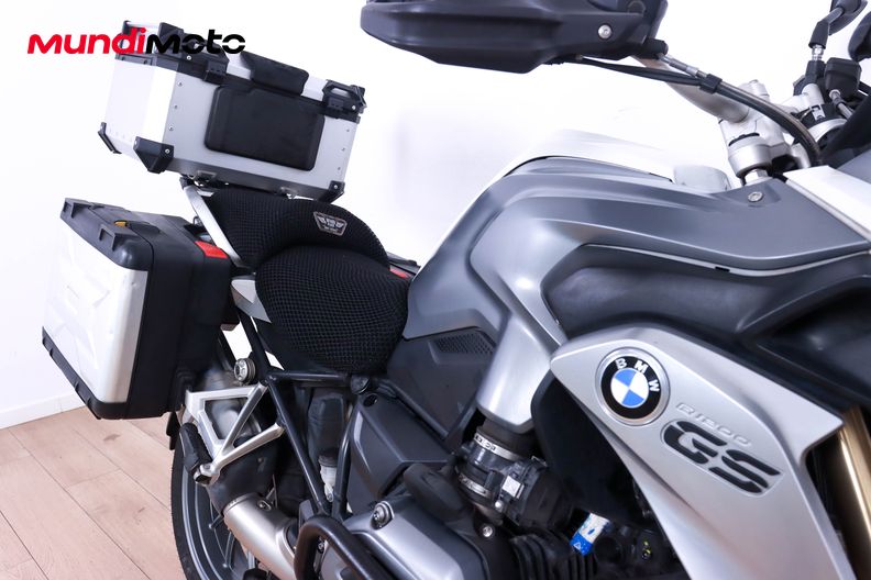 Motorbike image 13