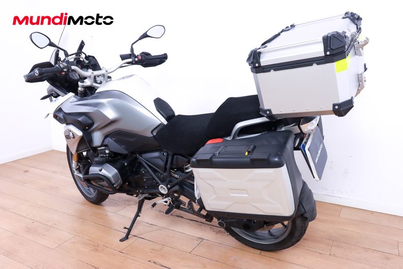Motorbike image 6