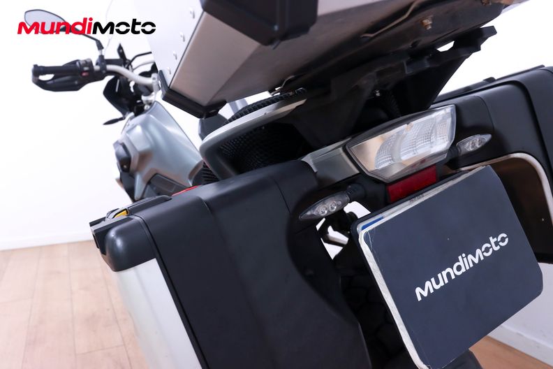 Motorbike image 9