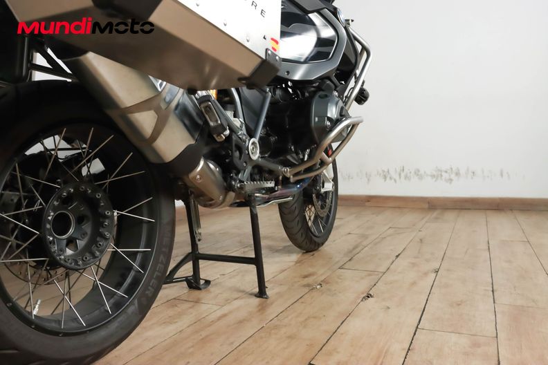 Motorbike image 3