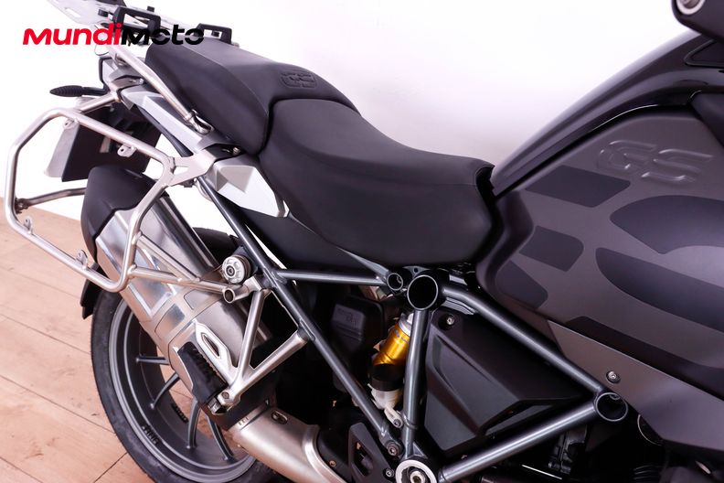 Motorbike image 12