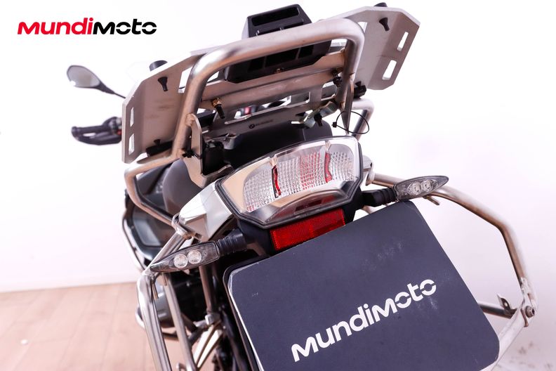 Motorbike image 9
