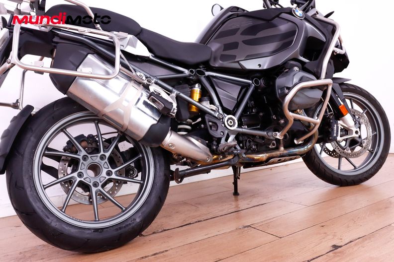 Motorbike image 3