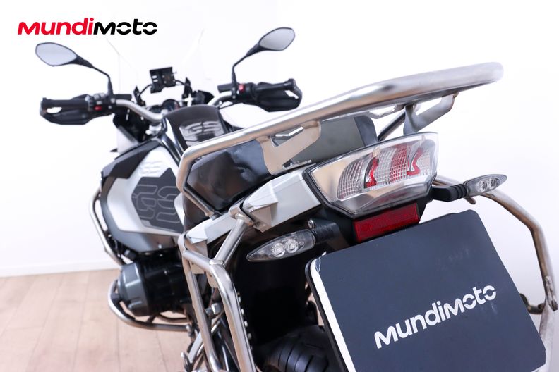 Motorbike image 9
