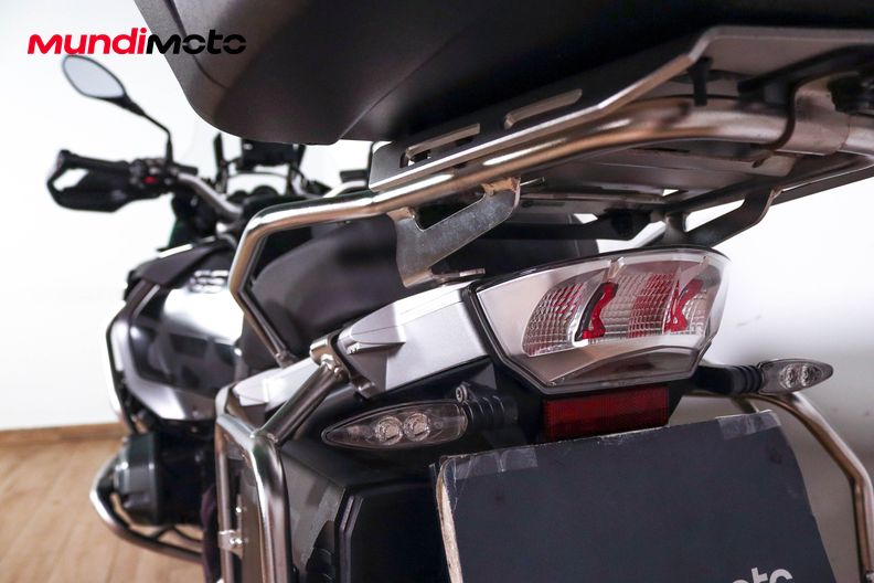Motorbike image 9