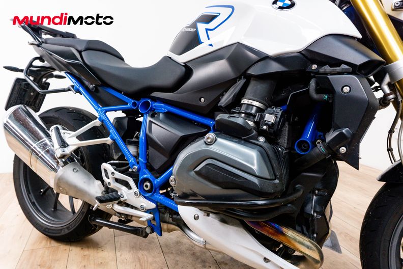 Motorbike image 4