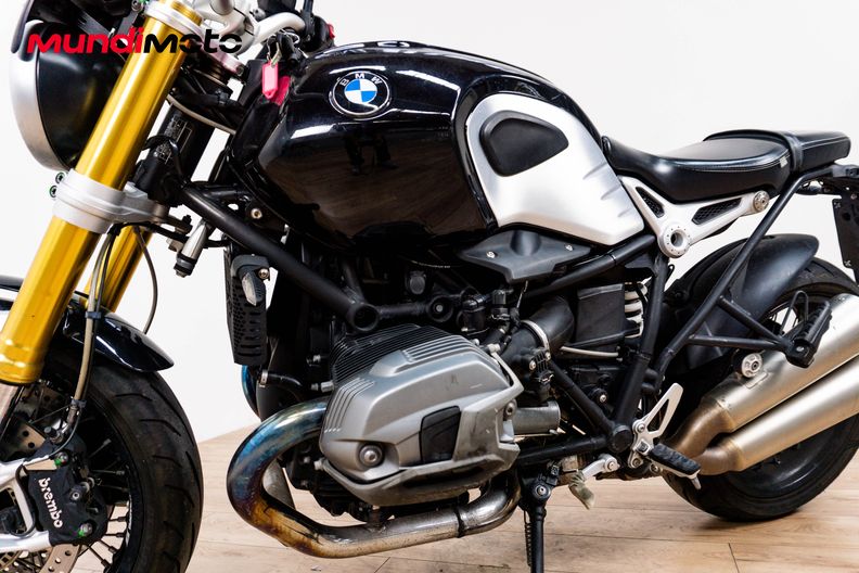 Motorbike image 9