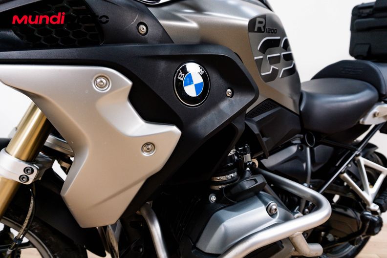 Motorbike image 9