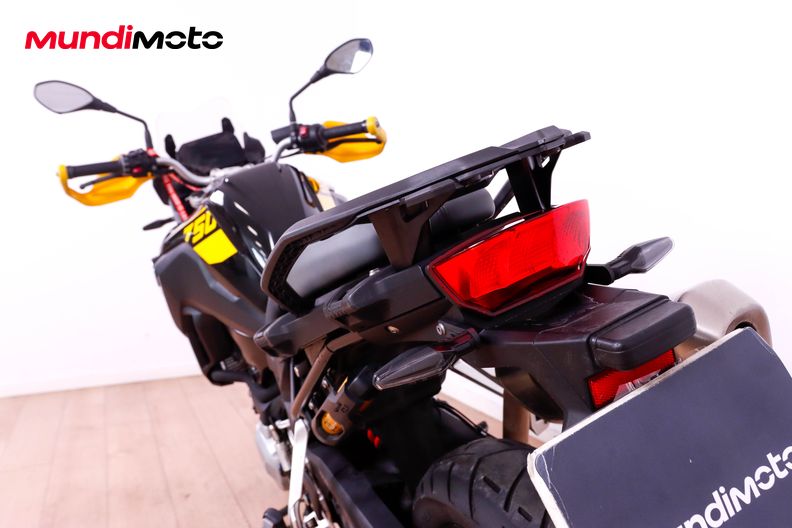Motorbike image 9