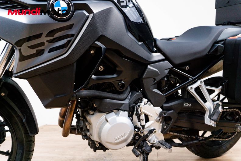 Motorbike image 9