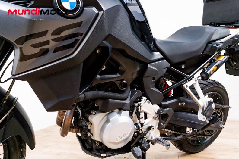 Motorbike image 9
