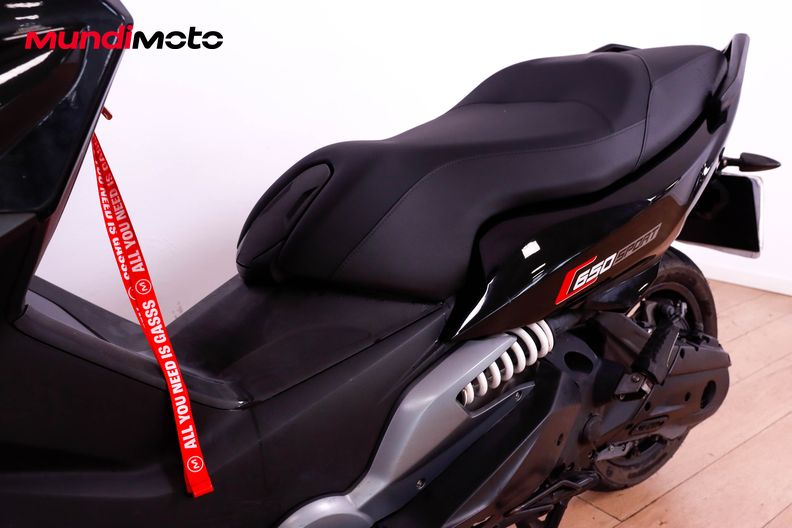 Motorbike image 8