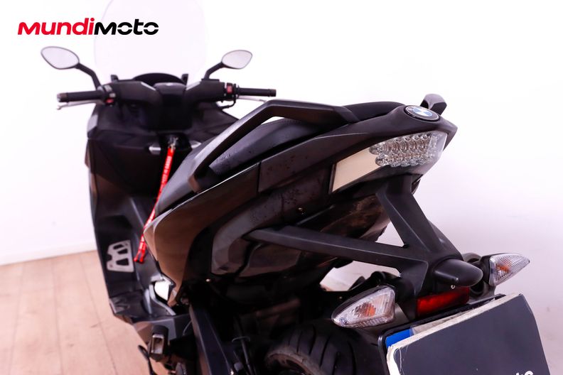 Motorbike image 9