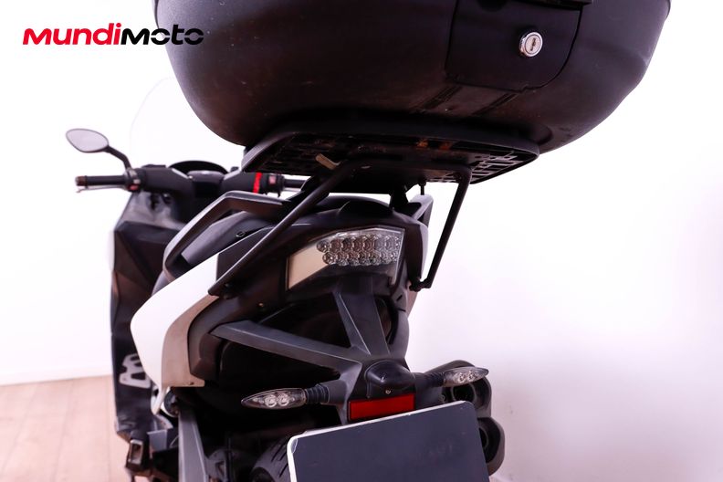 Motorbike image 9