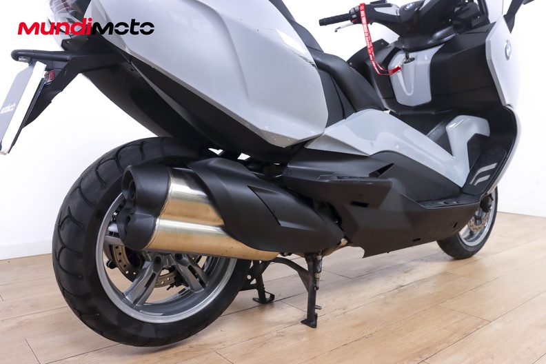 Motorbike image 3