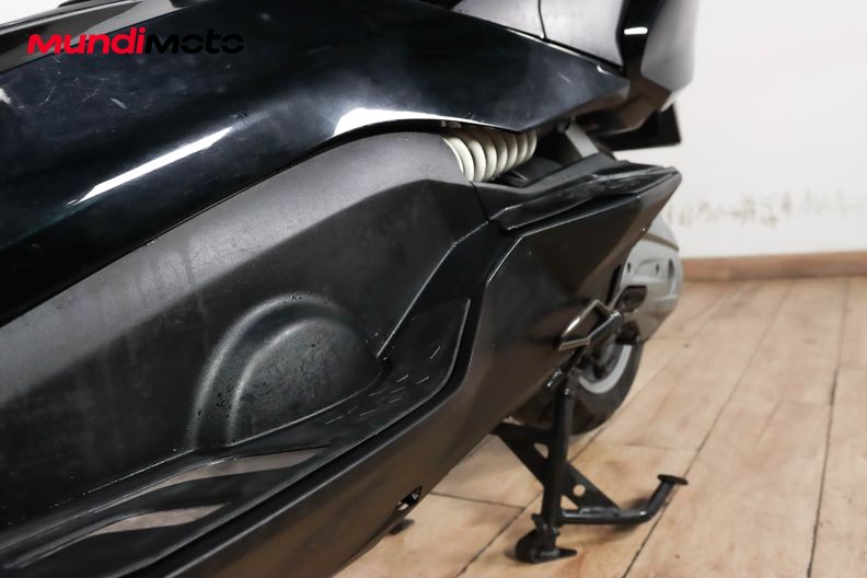 Motorbike image 8