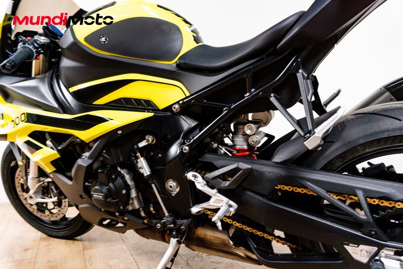 Motorbike image 8