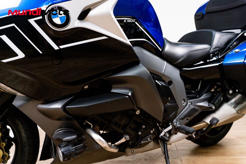 Motorbike image 9