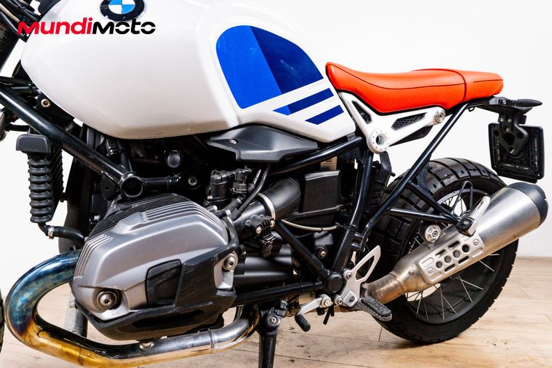 Motorbike image 9