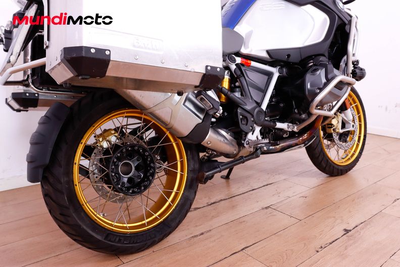 Motorbike image 3