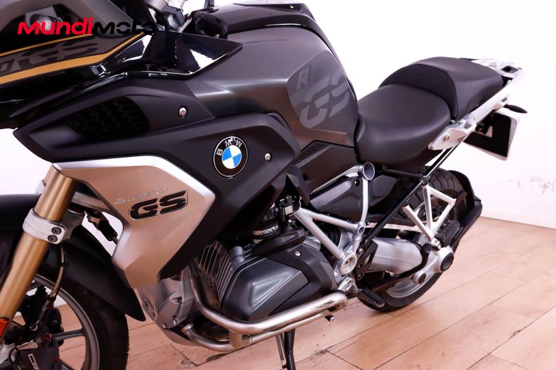 Motorbike image 8