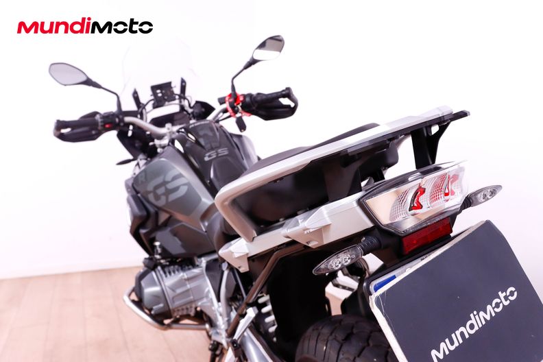 Motorbike image 9