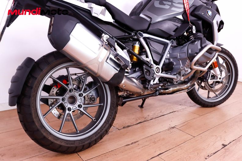 Motorbike image 3
