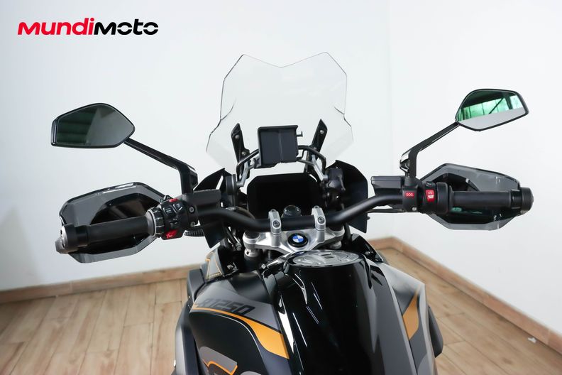 Motorbike image 10