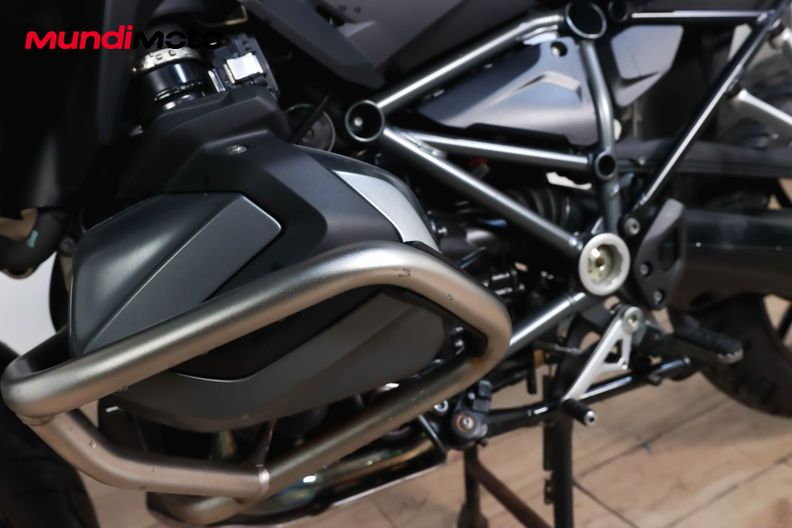 Motorbike image 8