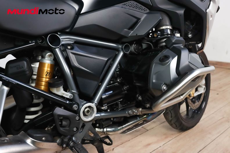 Motorbike image 3