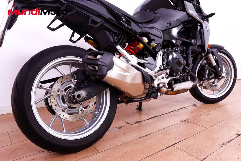 Motorbike image 3