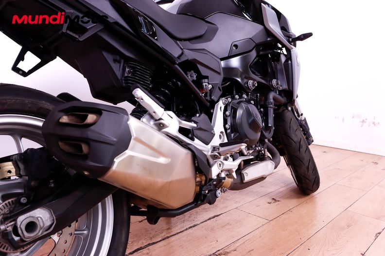 Motorbike image 3